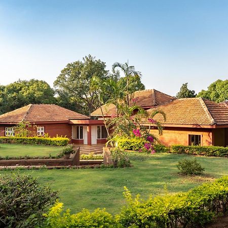 Saffronstays Garnet House มหาบาเลชวาร์ ภายนอก รูปภาพ