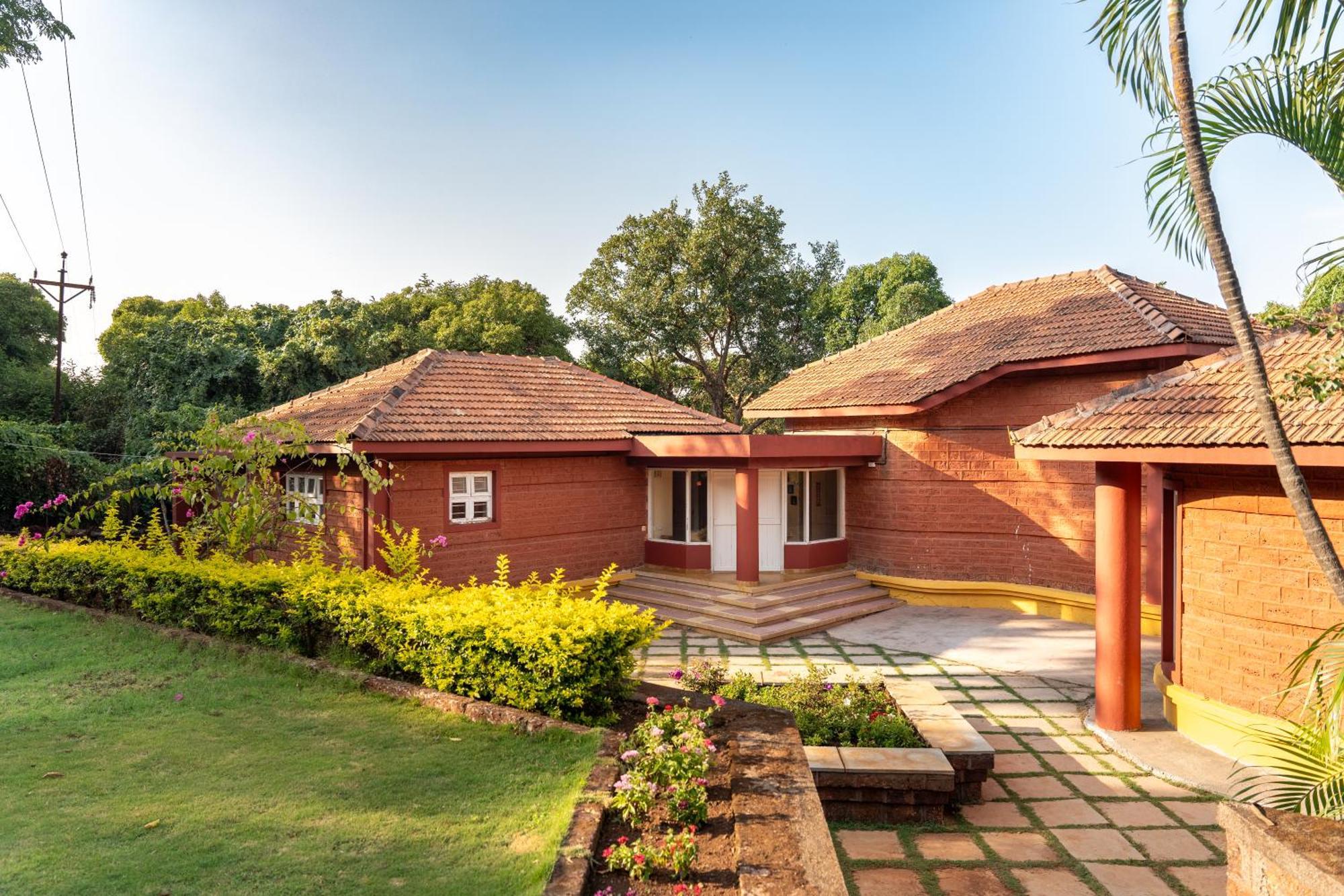 Saffronstays Garnet House มหาบาเลชวาร์ ภายนอก รูปภาพ