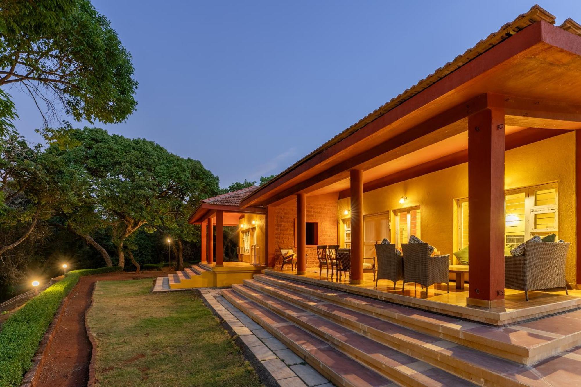 Saffronstays Garnet House มหาบาเลชวาร์ ภายนอก รูปภาพ