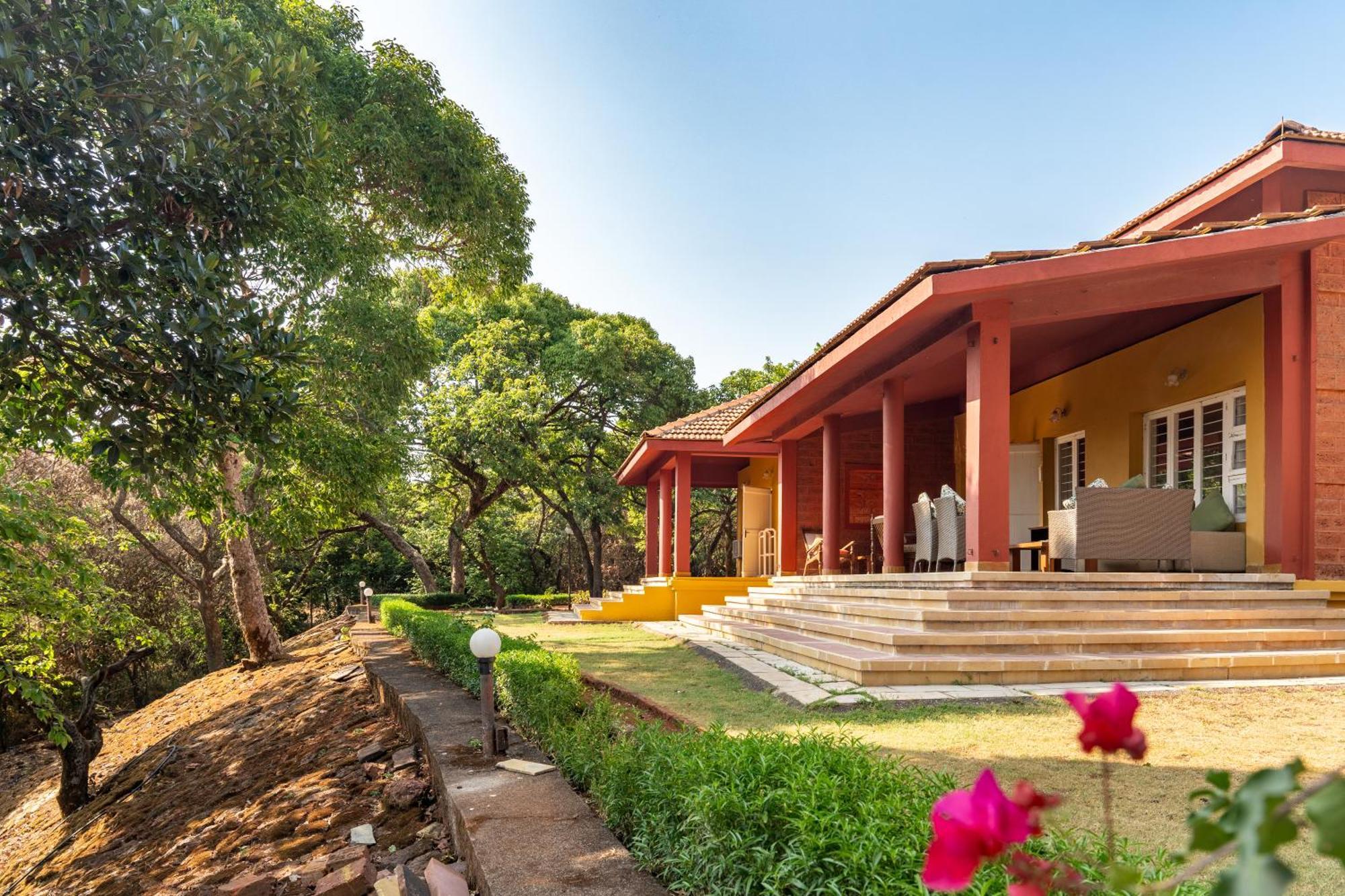 Saffronstays Garnet House มหาบาเลชวาร์ ภายนอก รูปภาพ