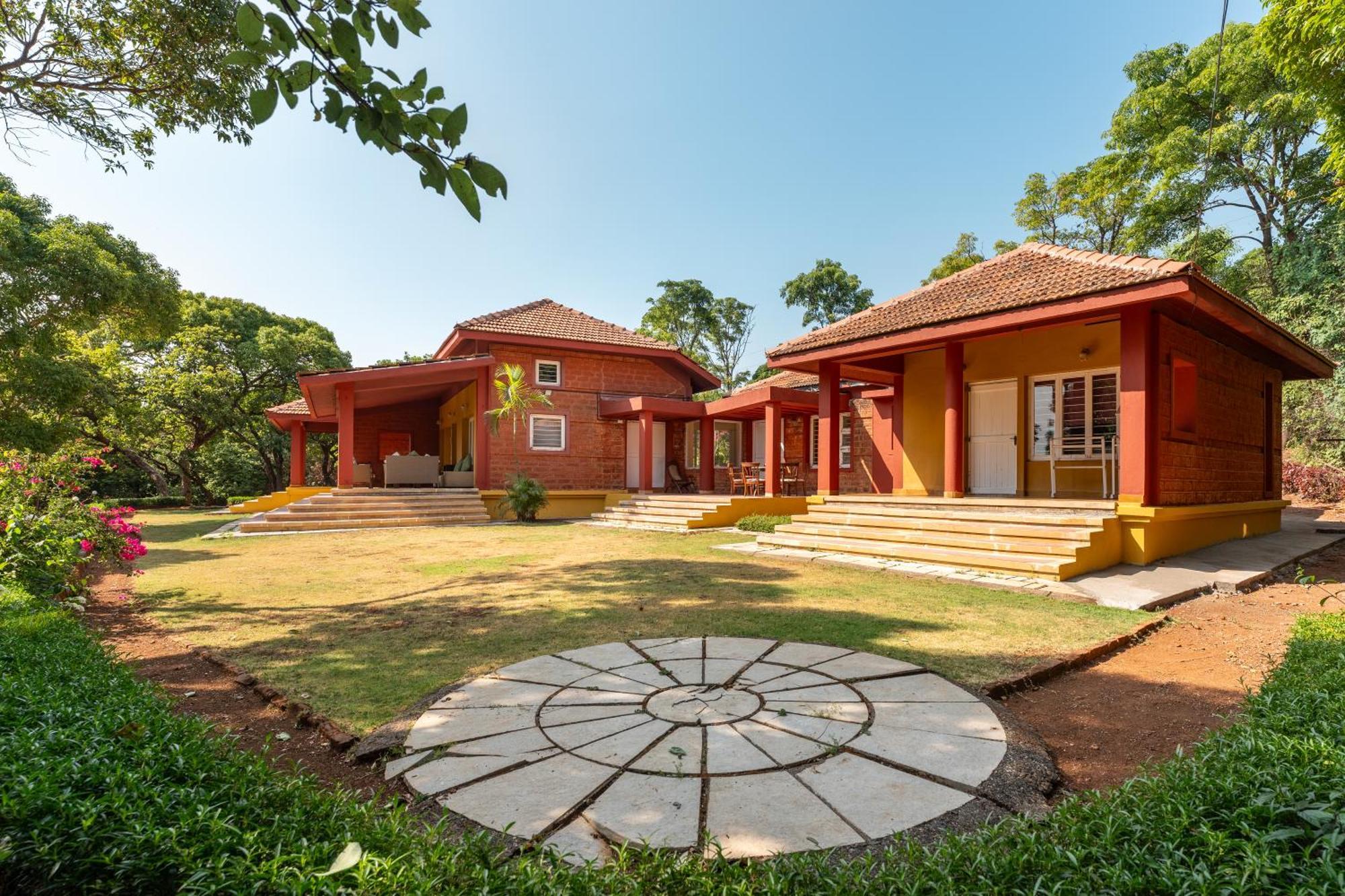 Saffronstays Garnet House มหาบาเลชวาร์ ภายนอก รูปภาพ