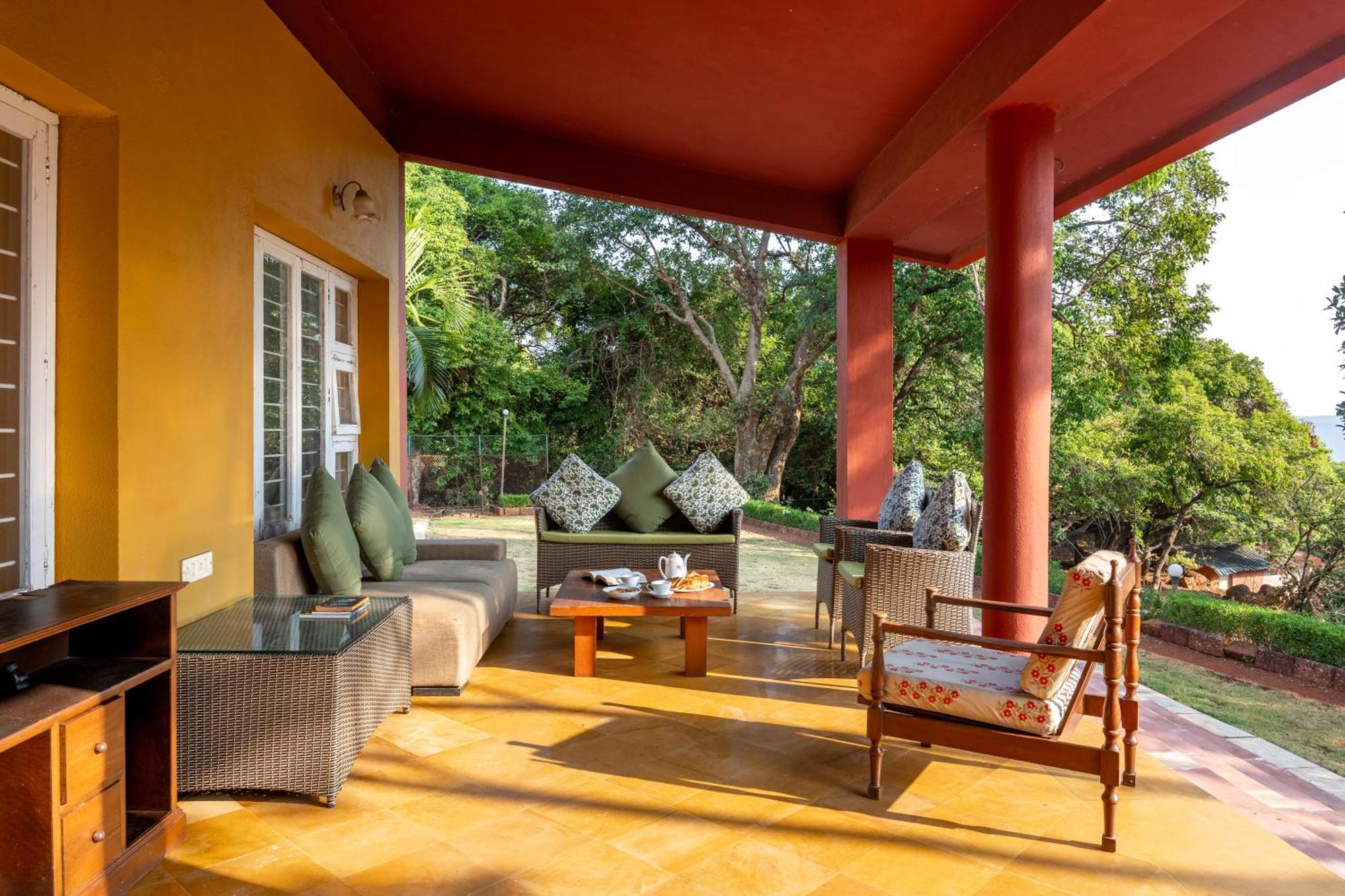 Saffronstays Garnet House มหาบาเลชวาร์ ภายนอก รูปภาพ